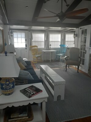 Smart TV, DVD player, table tennis, books