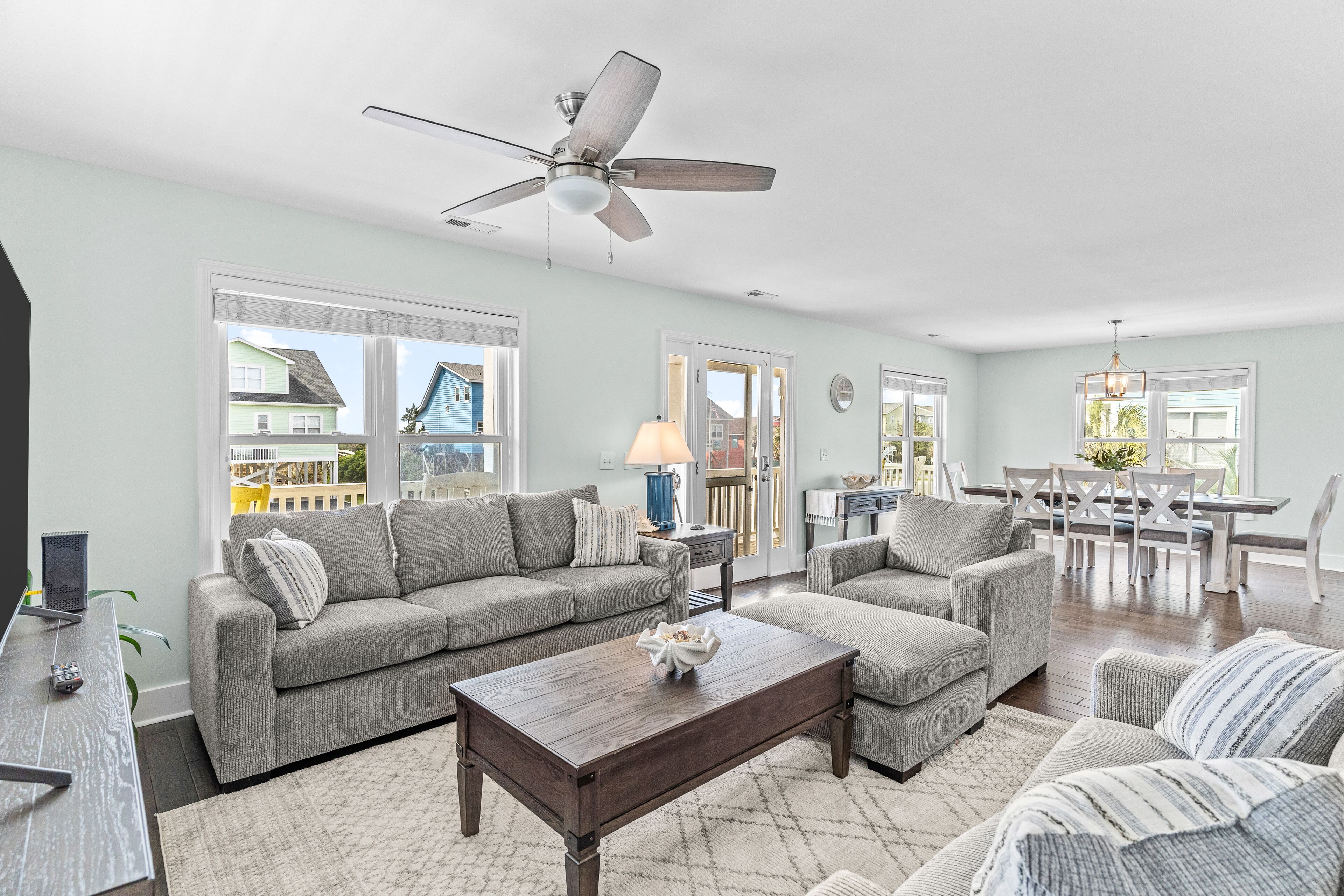 Ocean-view second-row home with fast WiFi & outdoor shower - steps to beach
