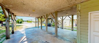 Beachfront Home with Covered Porches, Sundeck, Boardwalk, WiFi & Washer/Dryer