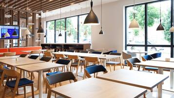 Inbegriffenes kontinentales Frühstück unter der Woche