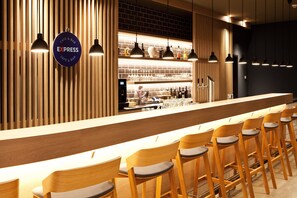 Bar (on property) - Holiday Inn Express Offenburg by IHG (Offenburg)