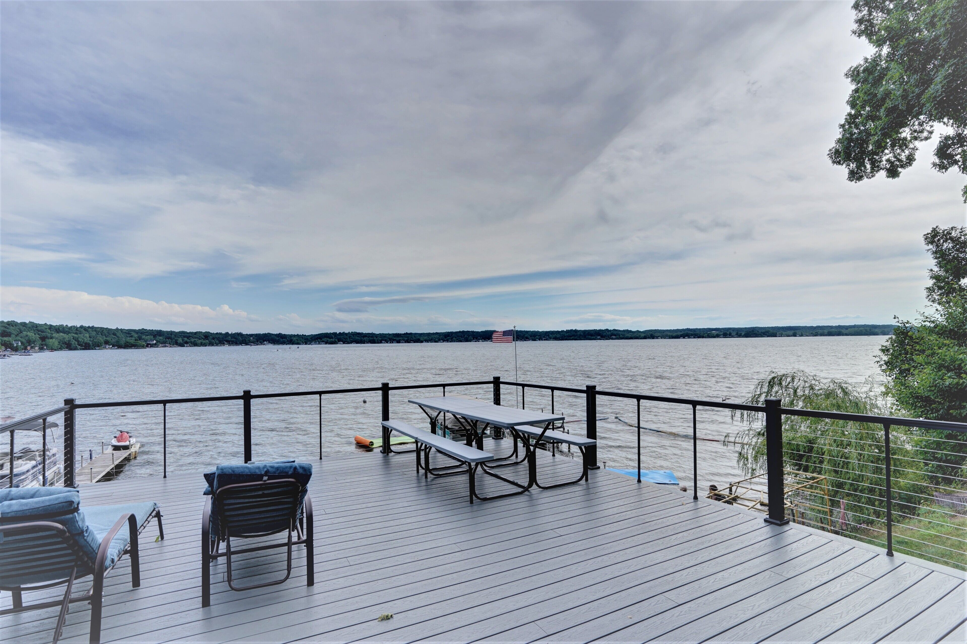 Saratoga Lake Huge 6BR + Private Boathouse