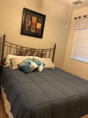 3 bedrooms, iron/ironing board, WiFi, bed sheets
