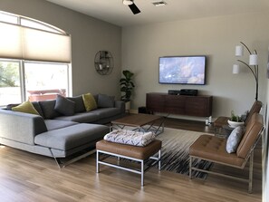 Smart TV, lettore DVD, libri