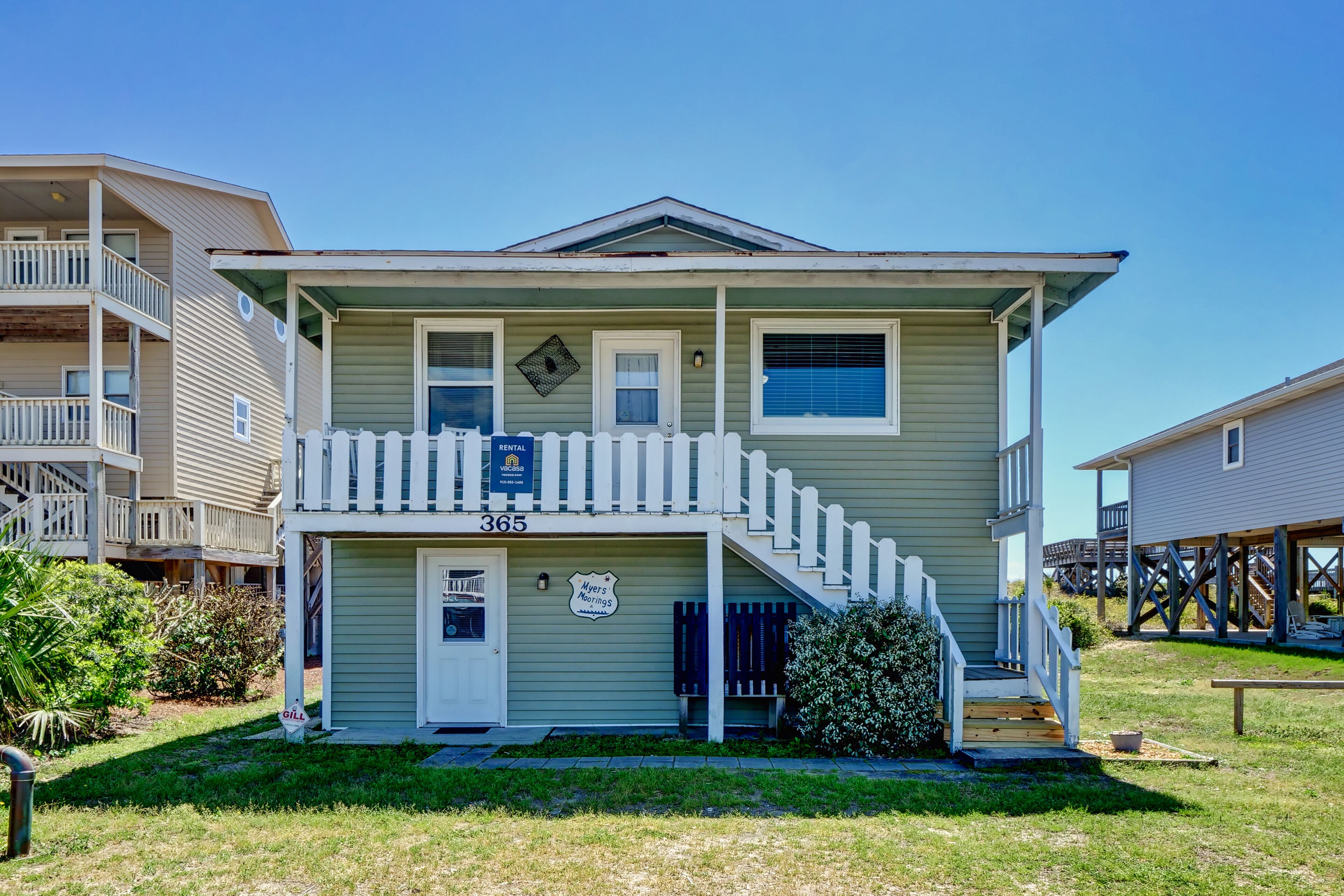 Inviting Oceanfront Home w/Covered & Screened-In Porches, Free WiFi, Sundeck, AC