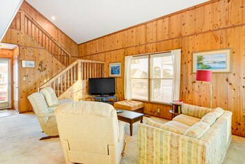 Image of Spacious Dog-Friendly Beach Cottage with WiFi, Fenced Backyard & Washer/Dryer