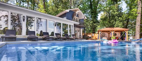Outdoor pool, a heated pool