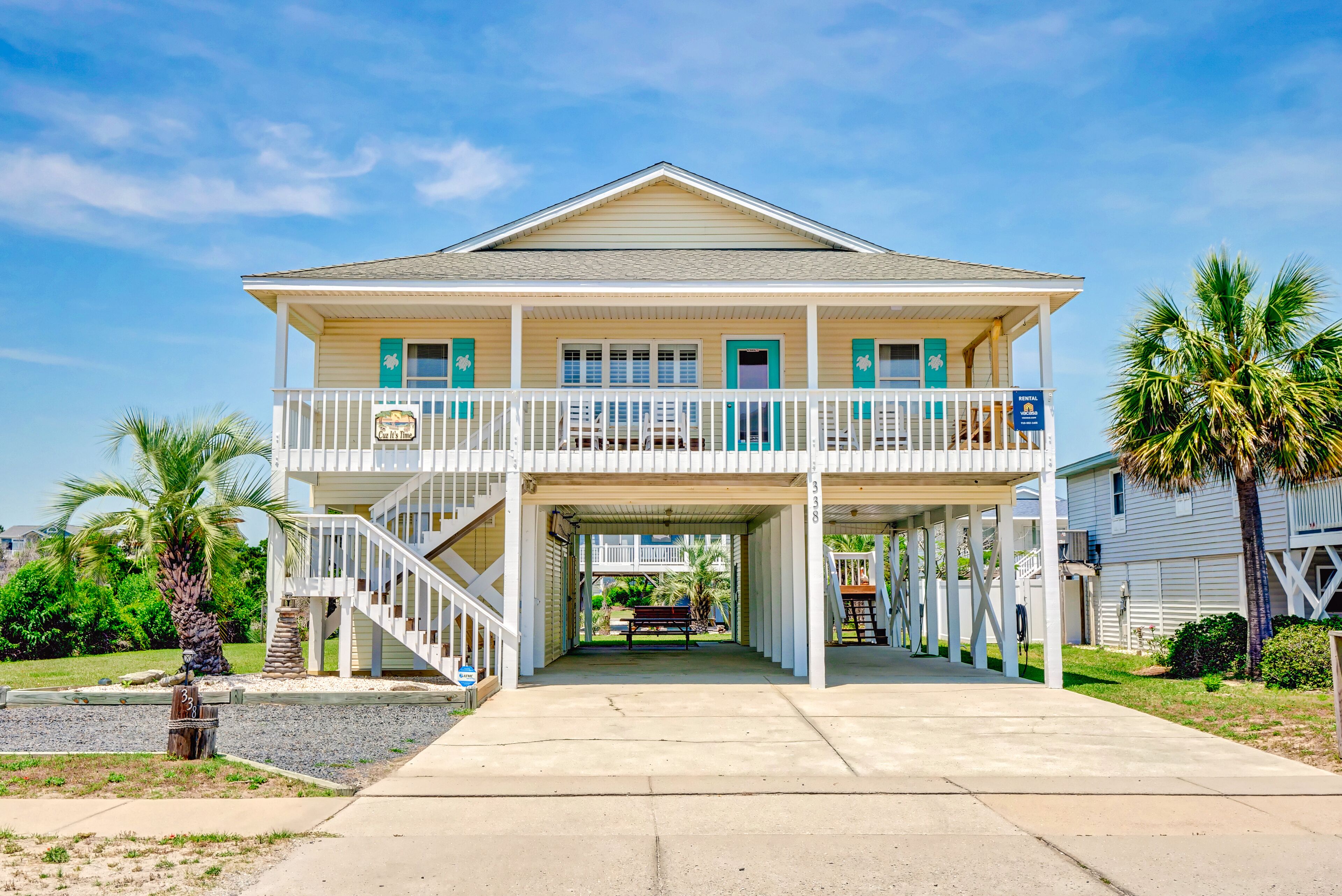 Magnificent house with central AC, patio, deck, W/D & screened porch