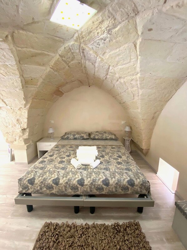 2 soverom, strykejern/-brett, wi-fi (inkludert) og sengetøy