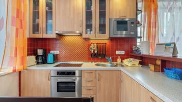 Fridge, microwave, dishwasher, toaster