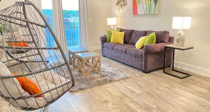 Cozy Condo Near Main w/Hammocks