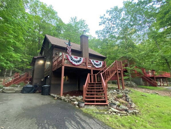 Exterior - Eagle Rock Resort 1 Block from the Lake ONLY EAGLE ROCK MEMBERS MAY RENT (Hazleton)