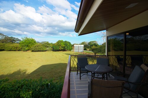 Peaceful apartment with a gym and view right outside Coco Beach