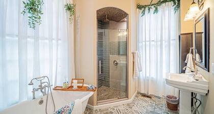 Historic Tate House Apartment by Marietta Square