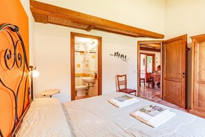 3 bedrooms, free WiFi, bed sheets