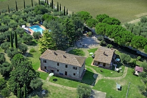Exterior - Poppy apt with shared pool, Castiglione del Lago, Italy (Castiglione del Lago)