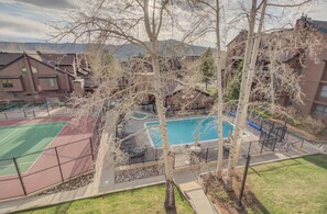 Sport court - Spacious 3-Bedroom + Loft at Timber Run – Mountain Comfort with Resort-Style Ame (Steamboat Springs)