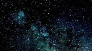 A historic stone structure with a clear view of the night sky, including stars and the Milky Way. - Romantic getaway to Valeria (Valeria)