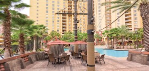 Outdoor dining - Bonnet Creek Resort 2Bedroom2 Bath Suite Sleeps 8  .01miles to Disney NA (Lake Buena Vista)
