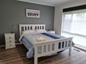 4 dormitorios, tabla de planchar con plancha, wifi gratis y ropa de cama