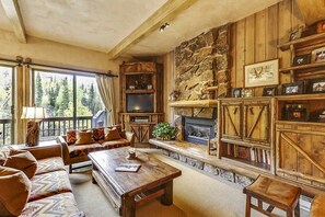 Unclassified image, 4 of 50, button