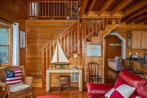 Smart TV, fireplace - Amazing views of the Chesapeake Bay. (Deltaville)