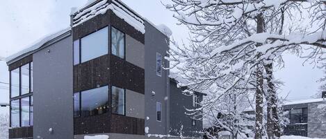 Olaf House, Non Smoking