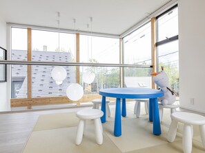 Olaf House, Non Smoking | 3 bedrooms, individually decorated, individually furnished, desk