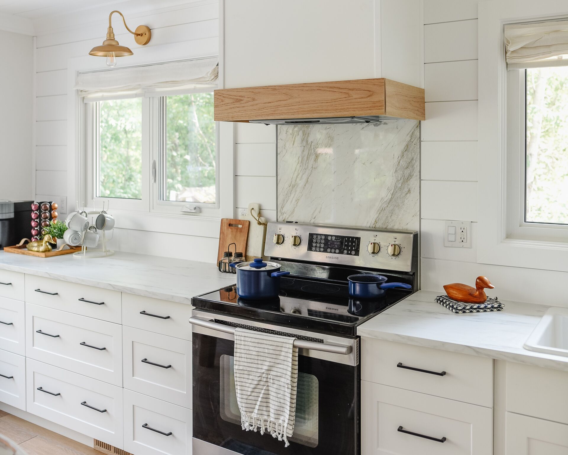 Køleskab, mikrobølgeovn, ovn, kogeplade