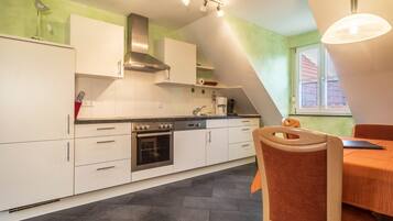 Kühlschrank, Ofen, Herdplatte, Geschirrspüler