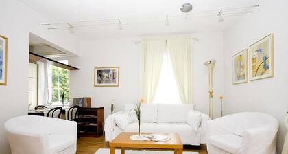 Helle Ferienwohnung "Bregenz 6 Top 3" mit WLAN, Balkon, Terrasse & Garten