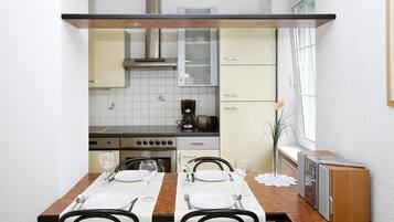 Kühlschrank, Ofen, Herdplatte, Geschirrspüler