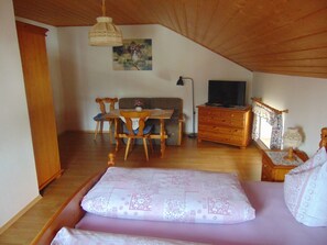 2 bedrooms, Internet, bed sheets