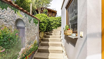 Enceinte de lâhĂ©bergement