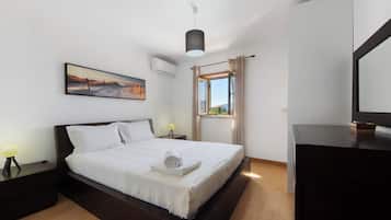 3 bedrooms, iron/ironing board, free WiFi, bed sheets