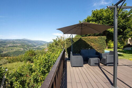 Ferienhaus Casa do Valado mit Bergblick, Pool, WLAN und Garten; Parkplatz vorhanden