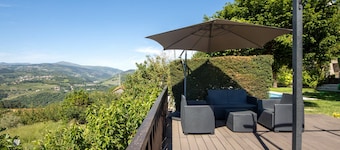Vakantiehuis Casa do Valado met bergzicht, zwembad, Wi-Fi & tuin; Parkeerplaats beschikbaar