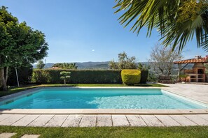 Pool - Holiday Home Casa do Valado with Mountain View, Pool, Wi-Fi & Garden; Parking Available (Resende)