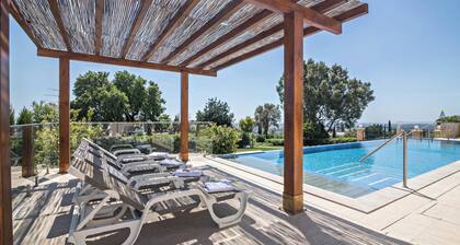 Cabana Garden House with Shared Pool, Panoramic View & Wi-Fi