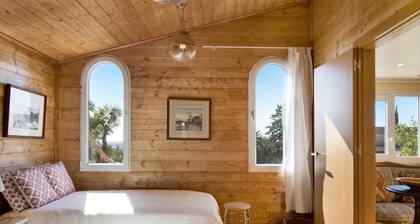 Cabana Garden House with Shared Pool, Panoramic View & Wi-Fi