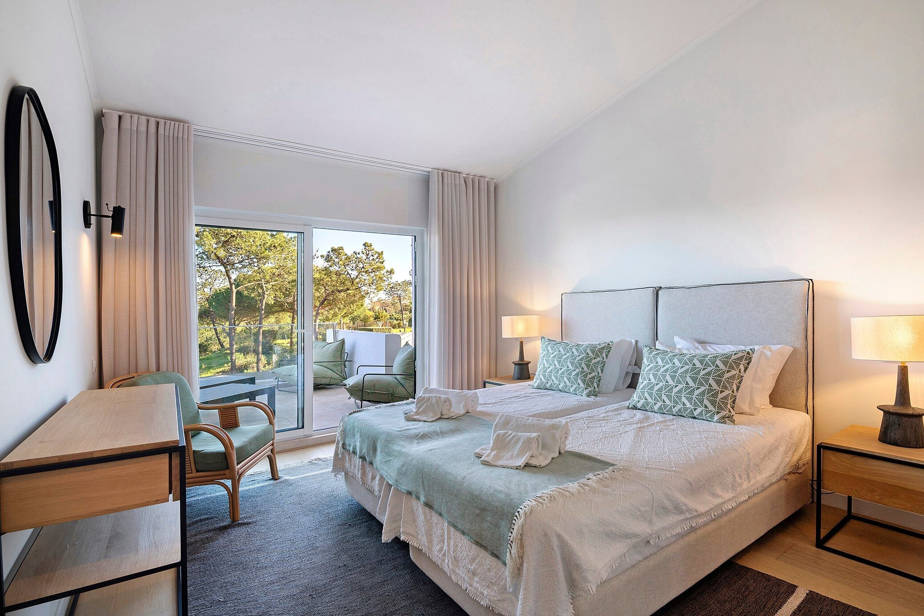 2 habitaciones, tabla de planchar con plancha y wifi gratis 