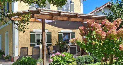 Vacation home 86 sqm, 2 bedrooms, living room with sofa bed, terrace and garden