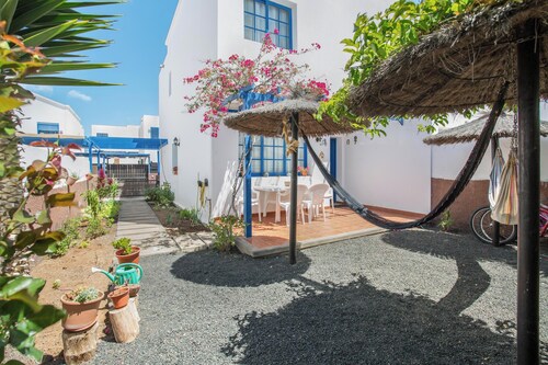 Vacation Home Casa Rosa with Fast Wi-Fi, Garden & Terrace