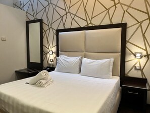 Room - Catone District Hotel (Rome)