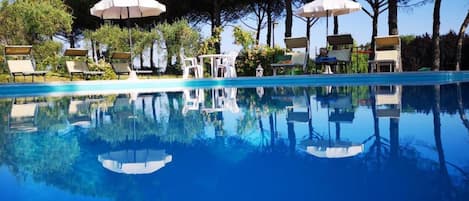 Seasonal outdoor pool