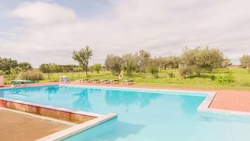 Seasonal outdoor pool