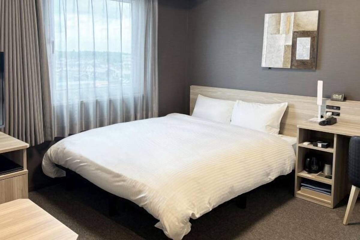 1 quarto, Wi-Fi de cortesia, roupa de cama
