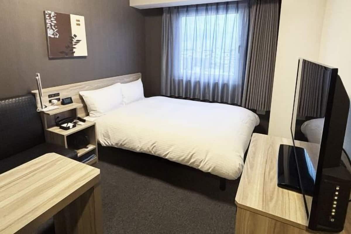 1 quarto, Wi-Fi de cortesia, roupa de cama