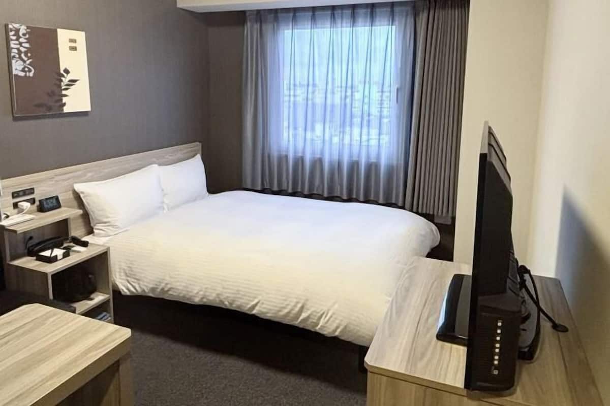 1 quarto, Wi-Fi de cortesia, roupa de cama