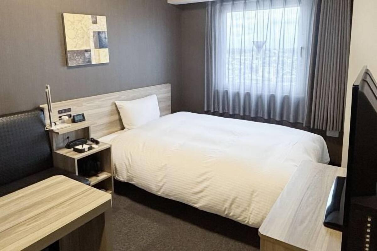 1 quarto, Wi-Fi de cortesia, roupa de cama